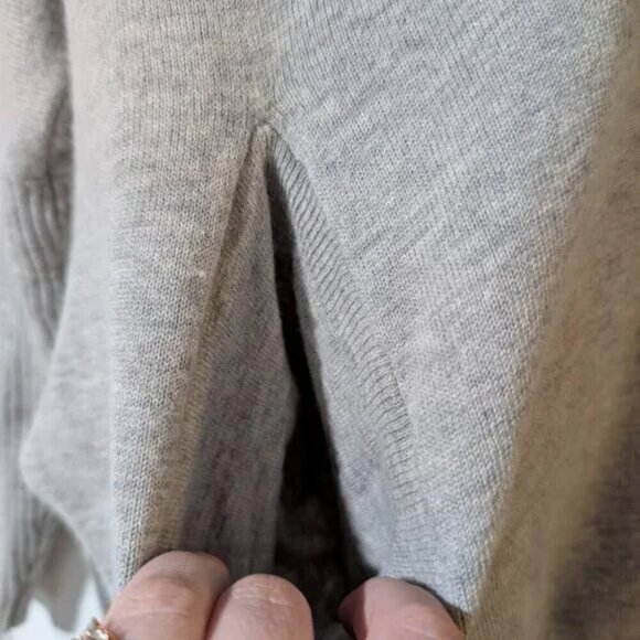 Aritzia Babaton | Baylor Sweater in light grey - Picture 5 of 13